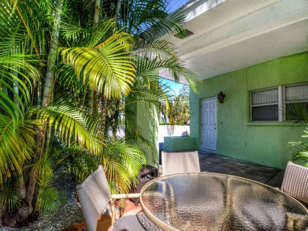 Two Bedroom Anna Maria Island Vacation Cottage Walk To Beach