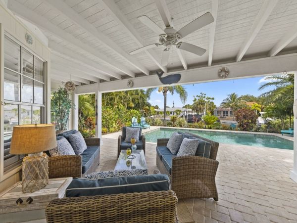 Siesta Key Luxury Vacation Rental Home Pool