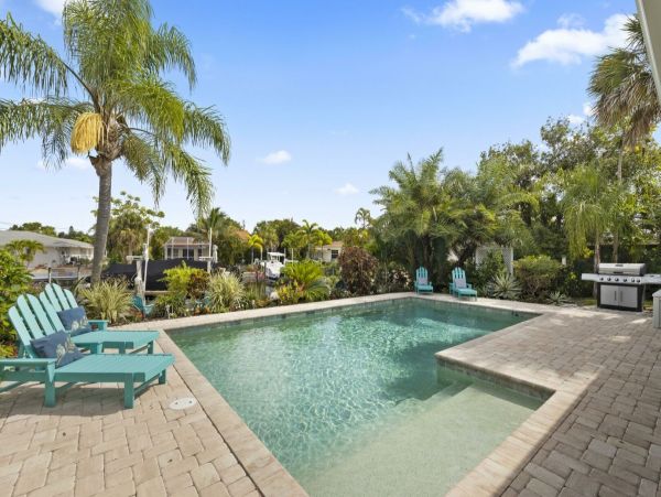 Siesta Key Luxury Vacation Rental Home Pool