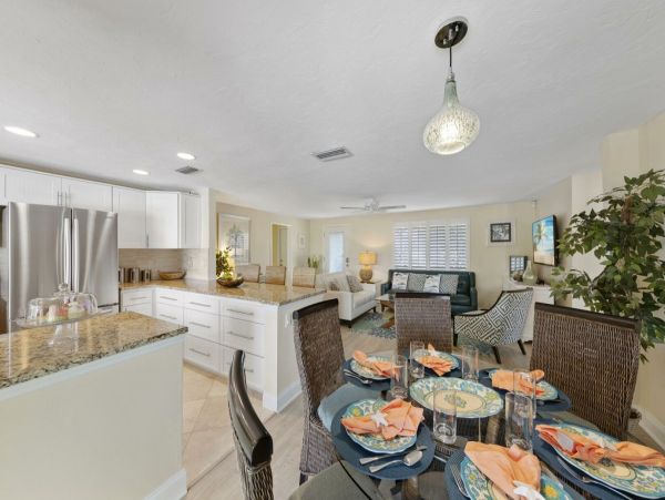 Siesta Key Luxury Vacation Rental Home Pool