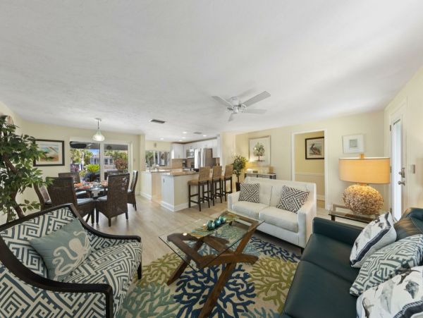 Siesta Key Luxury Vacation Rental Home Pool
