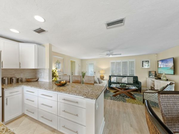 Siesta Key Luxury Vacation Rental Home Pool