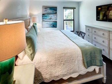 Just Lovely Two Bedroom Vacation Condo in Captiva Florida