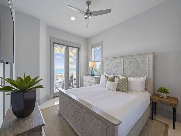 Steps to Beach Vacation Home Six Bedroom