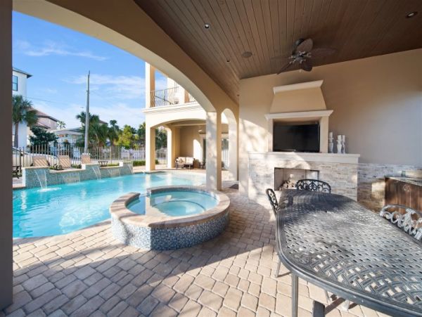 Luxury Home on Miramar Beach 9 Bedrooms Sleeps 36