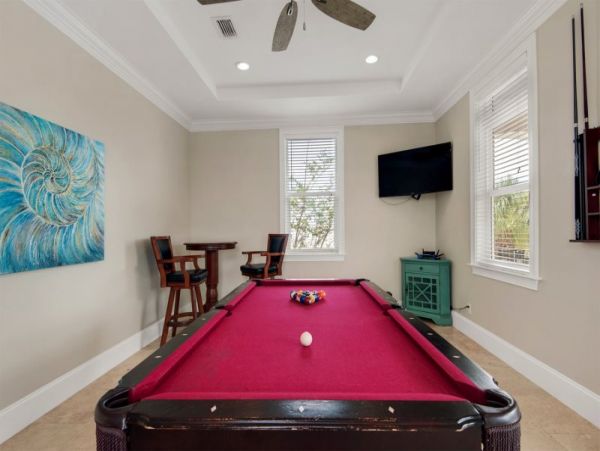 Large Eight Bedroom Family Vacation Rental