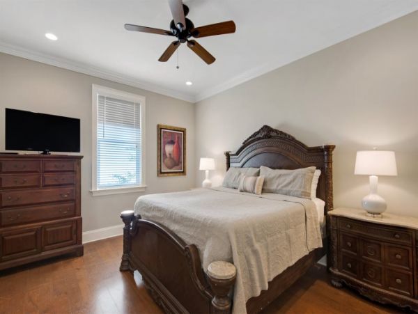Large Eight Bedroom Family Vacation Rental