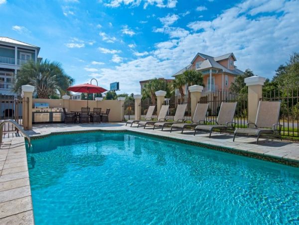 Large Eight Bedroom Family Vacation Rental