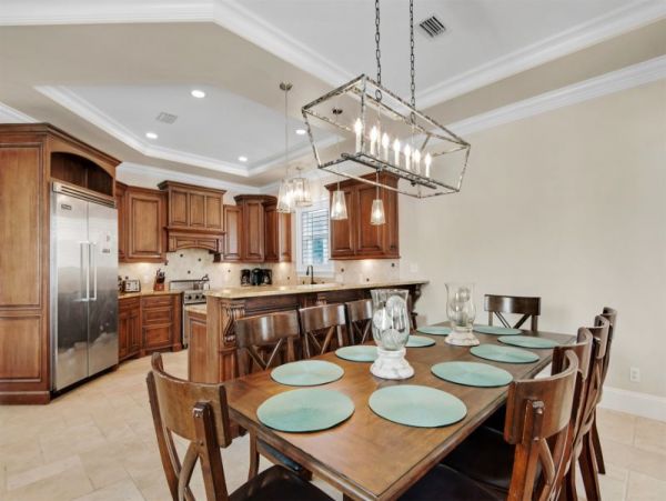 Large Eight Bedroom Family Vacation Rental