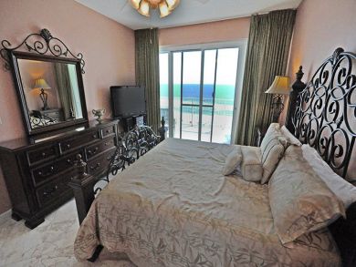 Master Bedroom with Gulf View Master Bedroom with Gulf View