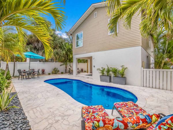 Anna Maria Island Vacation Pool Home Short Walk to Beach