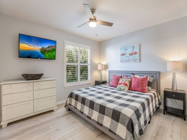 Anna Maria Island Vacation Pool Home Short Walk to Beach
