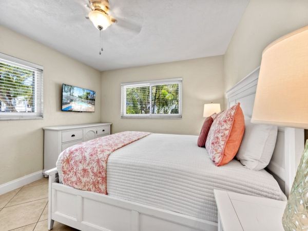 Siesta Key Walk to Beach Vacation Rental Home 3 Bedrooms