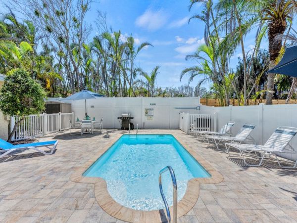Siesta Key Walk to Beach Vacation Rental Home 3 Bedrooms