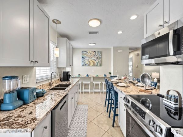 Siesta Key Vacation Rentals - Crescent Beach Luxury Homes with Pool