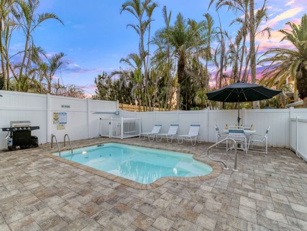 Siesta Key Vacation Rentals - Crescent Beach Luxury Homes with Pool