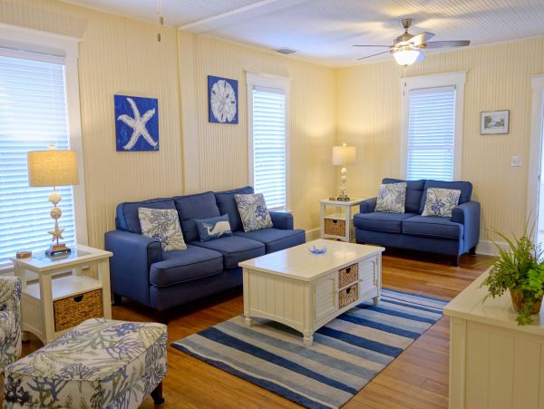 Renovated Anna Maria Historical Cottage- New Private Pool