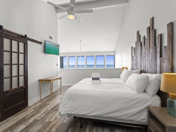 Miramar Luxury Beach Front 4 Bedroom Vacation Rental