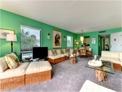 Open Living & Dining Area