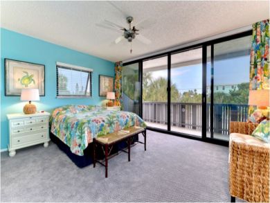 Master Bedroom has Queen Bed