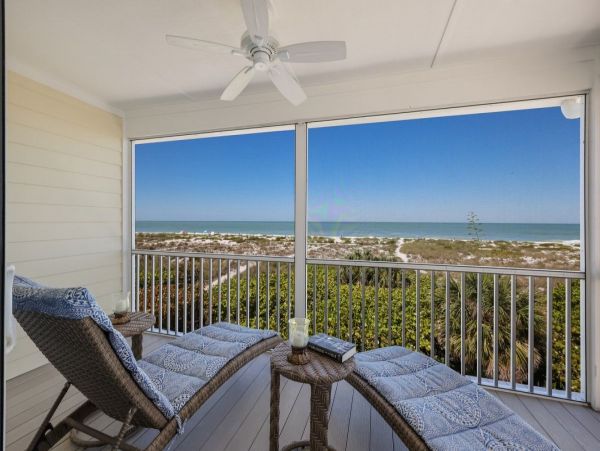 This Amazing Beach Rental Enjoys Magnificent Beach Views