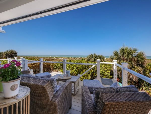 This Amazing Beach Rental Enjoys Magnificent Beach Views