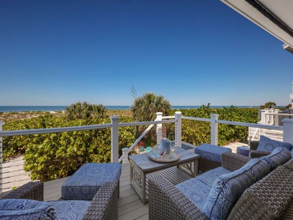 This Amazing Beach Rental Enjoys Magnificent Beach Views