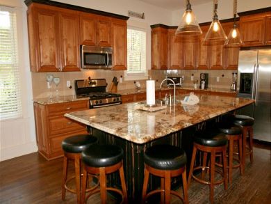 Kitchen with Island Seating