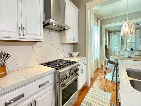 Beautiful 4 Bedroom Luxury Home Sleeps 6 Guests