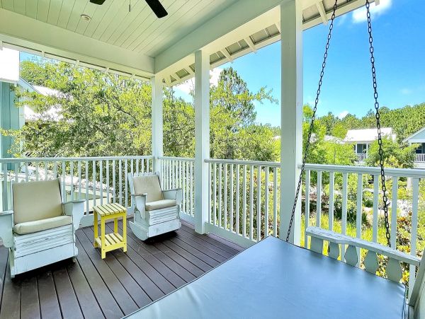 Beautiful 4 Bedroom Luxury Home Sleeps 6 Guests