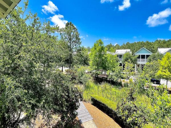 Beautiful 4 Bedroom Luxury Home Sleeps 6 Guests