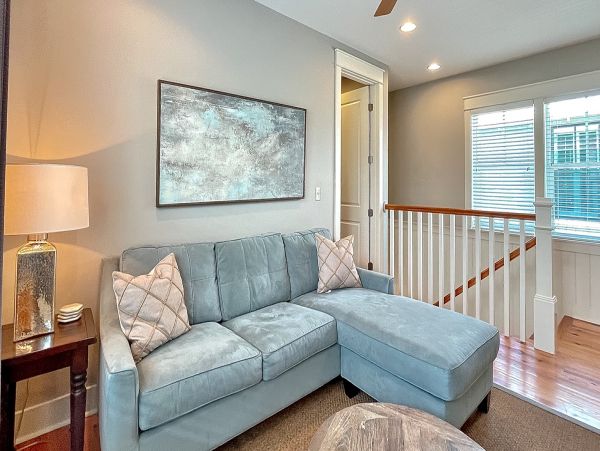 Beautiful 4 Bedroom Luxury Home Sleeps 6 Guests