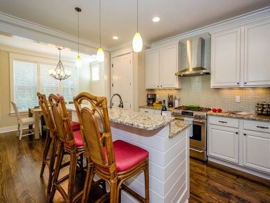 Kitchen with Breakfast Bar Kitchen with Breakfast Bar