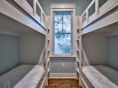 Great Luxury Vacation Home for Large Family - Five Bedrooms