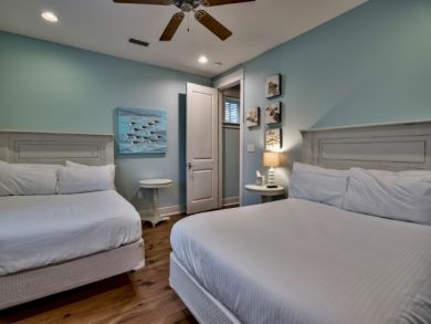 Great Luxury Vacation Home for Large Family - Five Bedrooms
