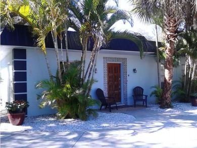 Siesta Key, Florida Walk to Beach Duplex for Rent