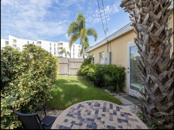Siesta Key Beach Cottage 150 Yards to the Beach