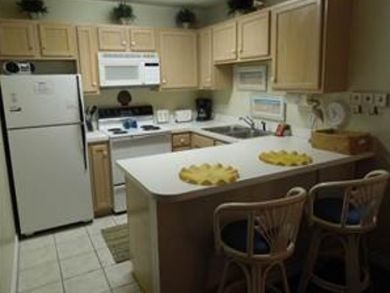 Kitchen with Breakfast Bar