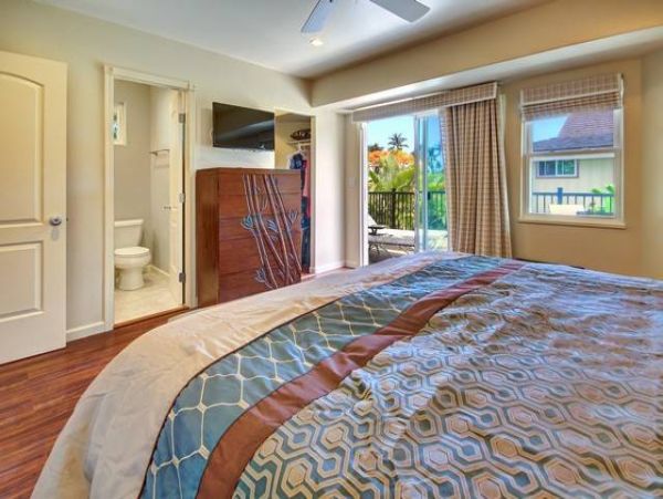 Lahaina Vacation Condo on Beach- Two Bedrooms Three Bathroom