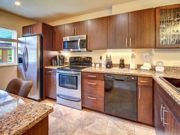 Lahaina Vacation Condo on Beach- Two Bedrooms Three Bathroom