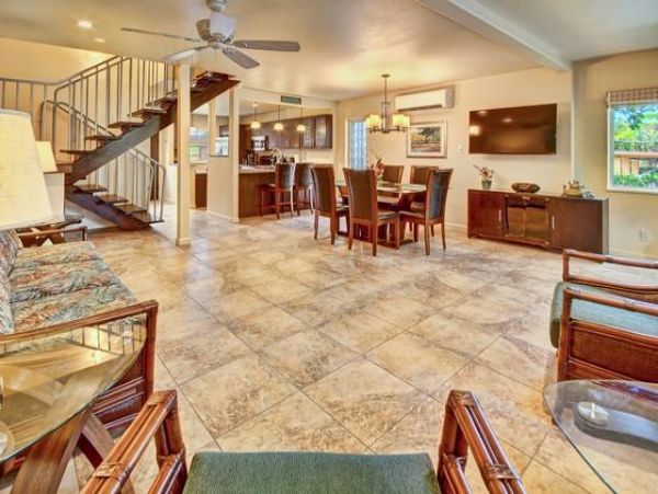 Lahaina Vacation Condo on Beach- Two Bedrooms Three Bathroom