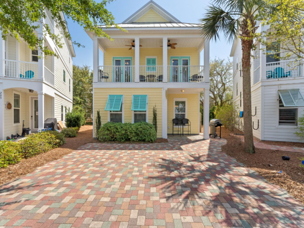 Four Bedroom Rental Sleeps 12 Guests in Destin