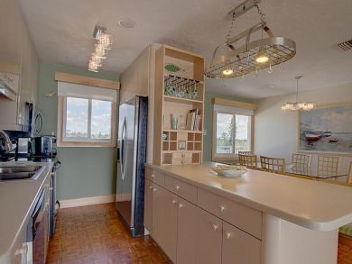 2 Bedroom Penthouse Condo Overlooking Siesta Key Beach