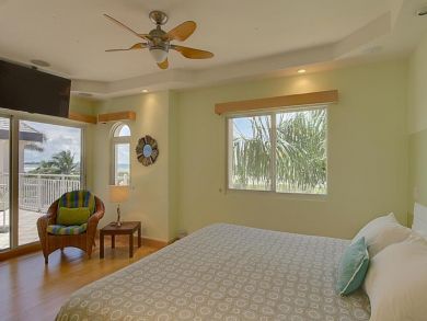 2 Bedroom Penthouse Condo Overlooking Siesta Key Beach