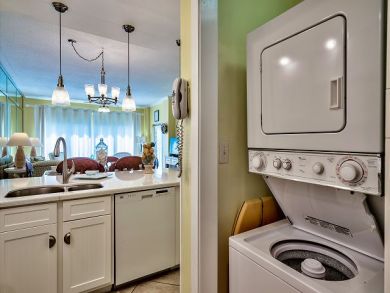 Miramar Beach Vacation Condo sleeps 7