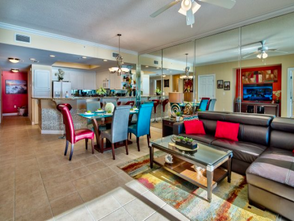 Panama Beach Vacation Condo Sleeps Ten Guests.