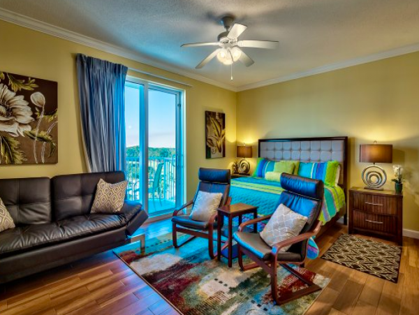 Panama Beach Vacation Condo Sleeps Ten Guests.