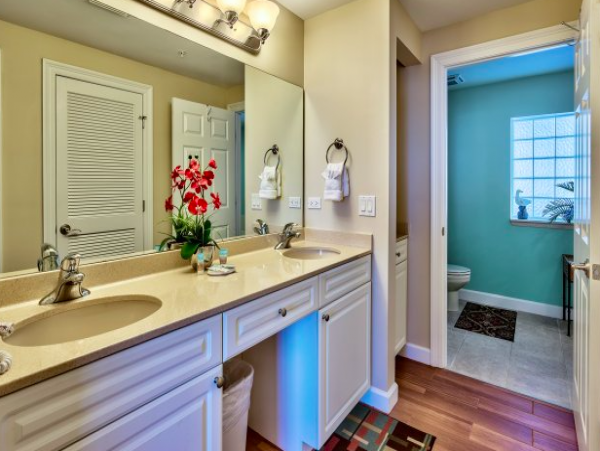 Panama Beach Vacation Condo Sleeps Ten Guests.