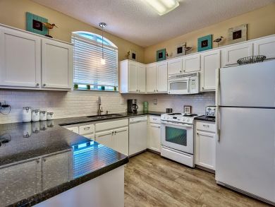 Destin Beach Home Vacation Rental with Three Bedrooms- 10 Destin Beach Home Vacation Rental with Three Bedrooms- 10