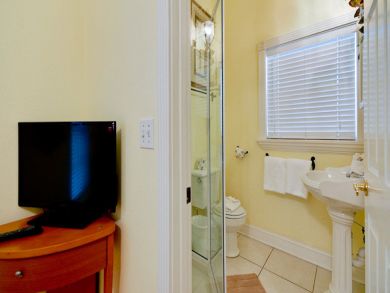 Destin Beach Home Vacation Rental with Three Bedrooms- 10 Destin Beach Home Vacation Rental with Three Bedrooms- 10